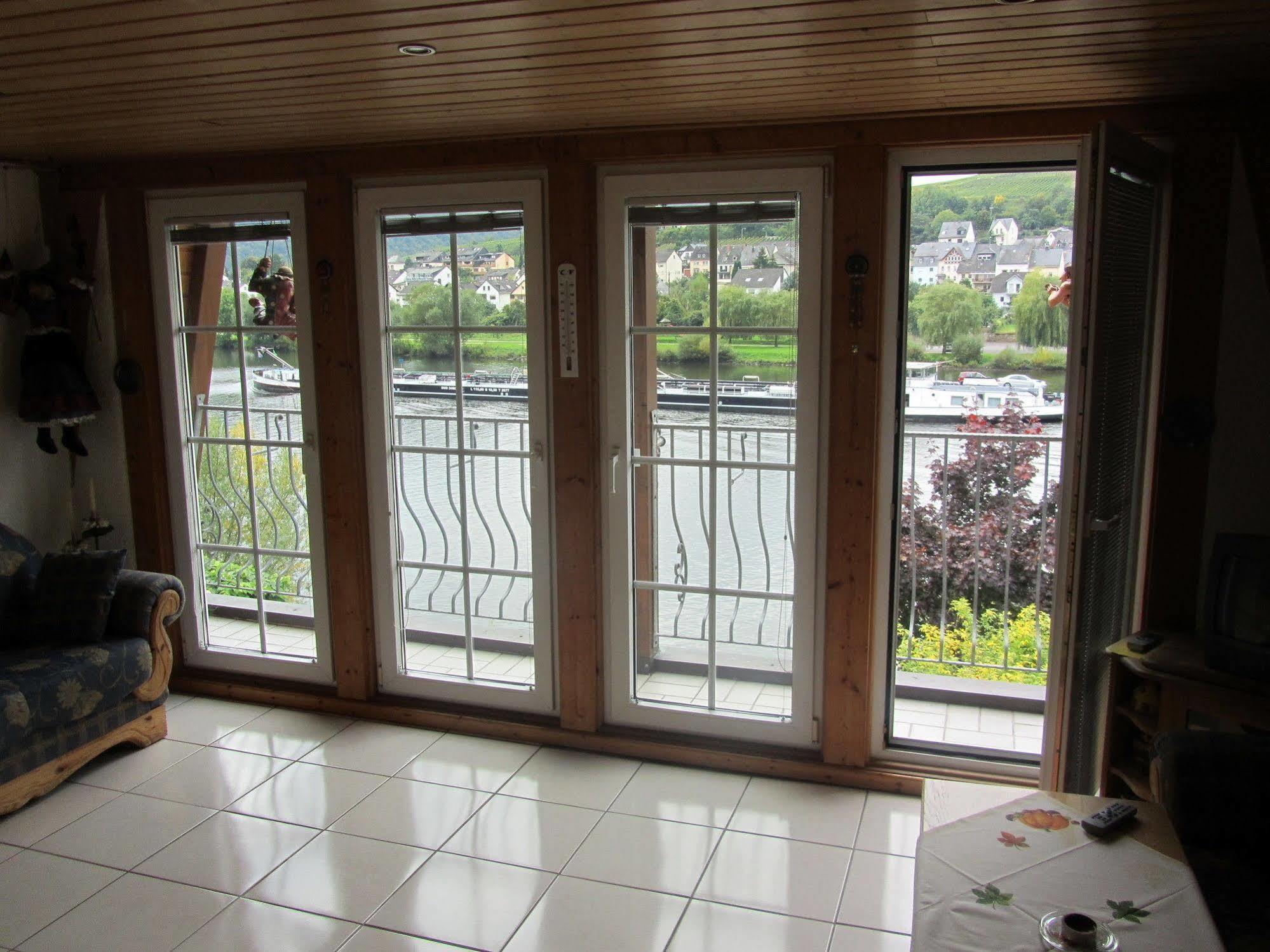 Mosel Panorama Apartment เซลล์อันแดร์โมเซล ภายนอก รูปภาพ