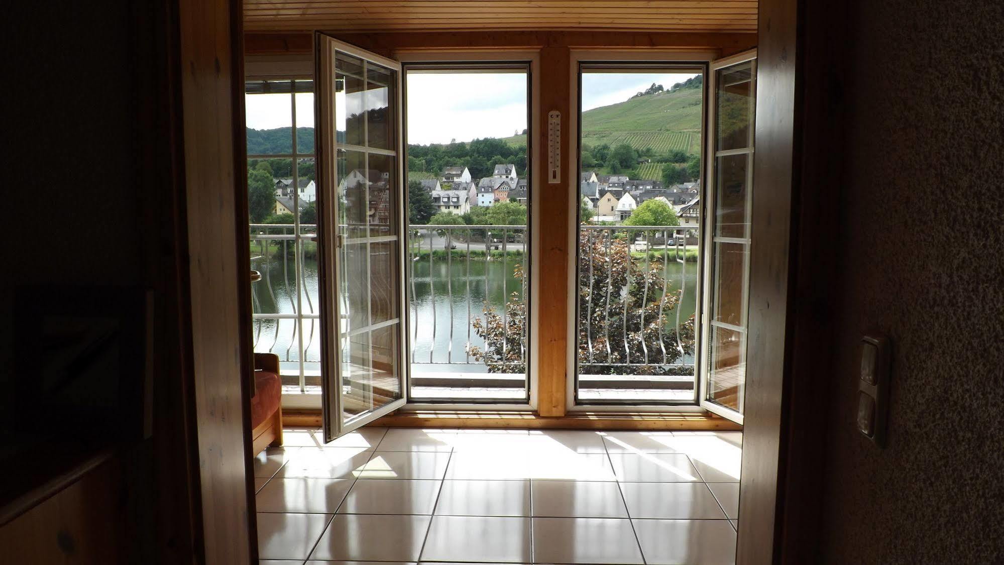 Mosel Panorama Apartment เซลล์อันแดร์โมเซล ภายนอก รูปภาพ